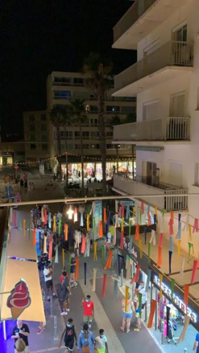 Appartement T2 rue piétonne 100m de la plage